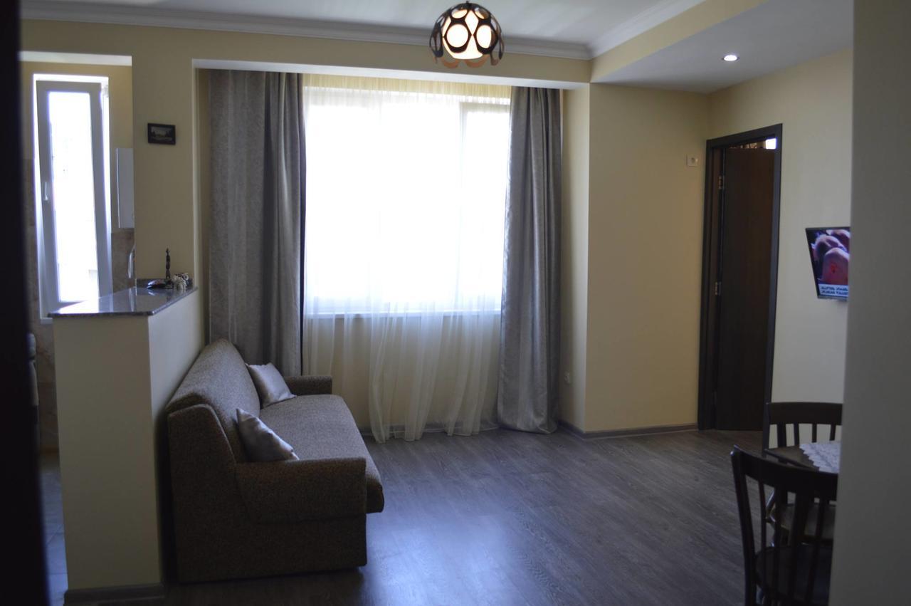 Apartment Near Park 36 Batumi Eksteriør billede